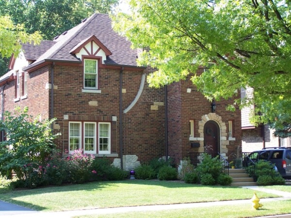 Modern home featuring architectural shingles installed by Tilden Roofing.