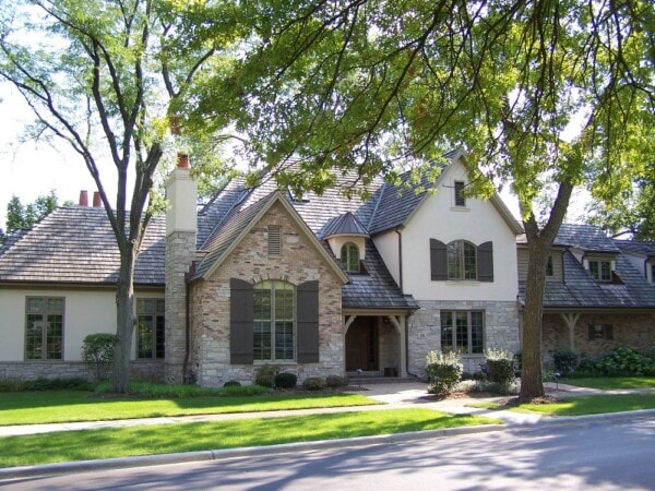 Beautiful 5/8 tapersawn shake roofing expertly installed by Tilden Roofing.